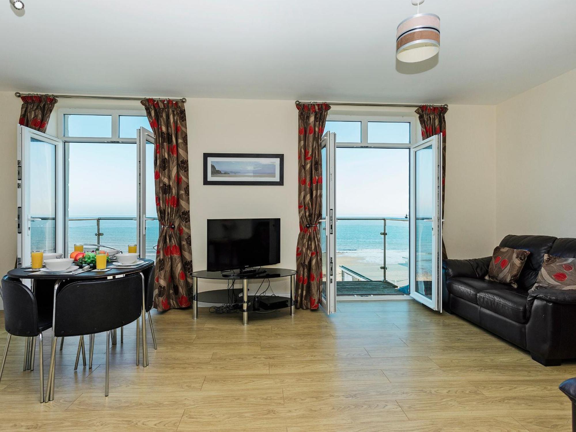 Sunny Beach Apartments Shanklin Exterior foto