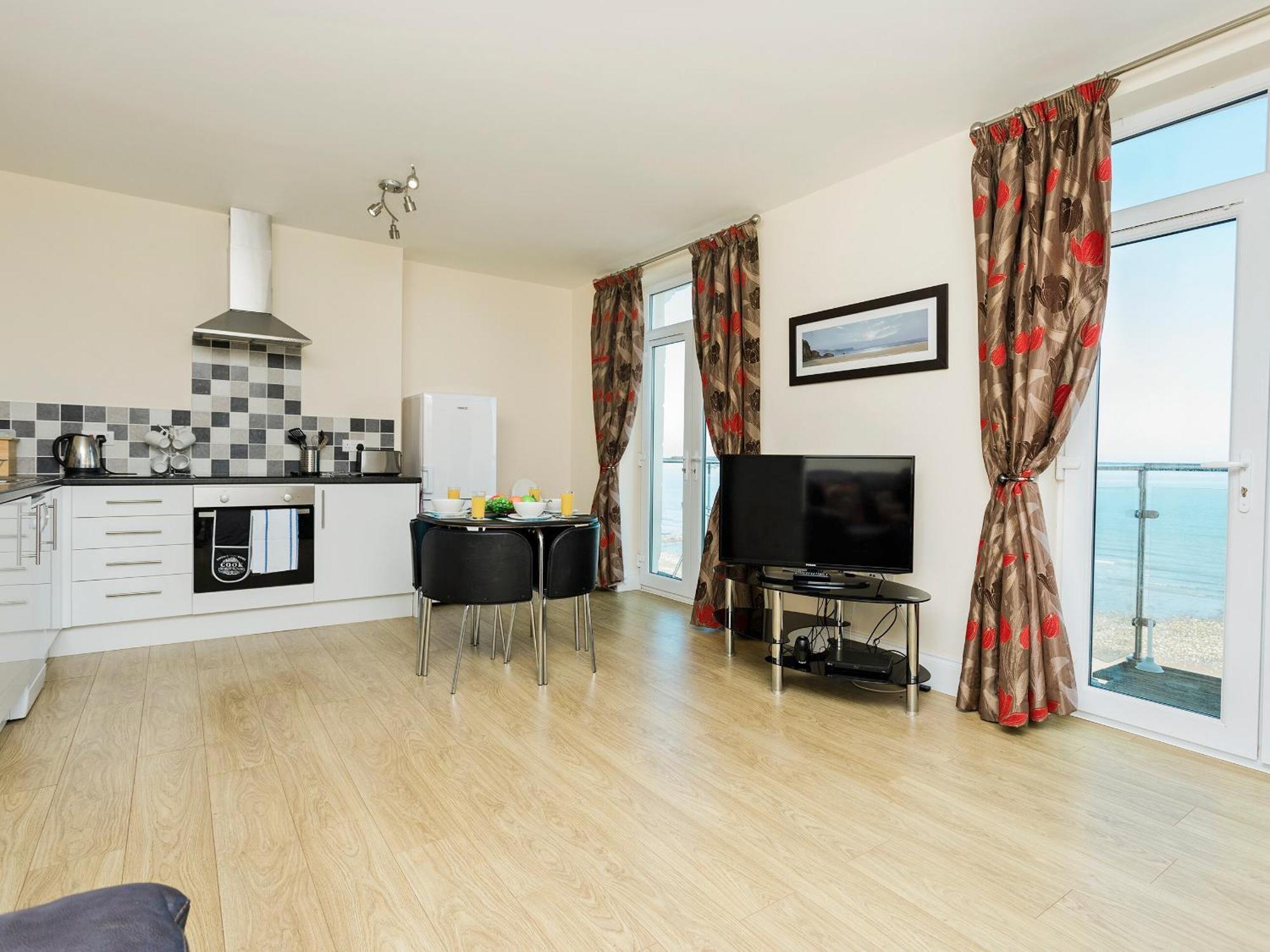 Sunny Beach Apartments Shanklin Exterior foto